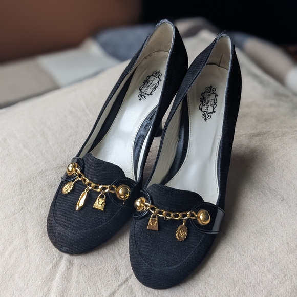 Lulu Guinness Corduroy Court Heels - Picture 1 of 8